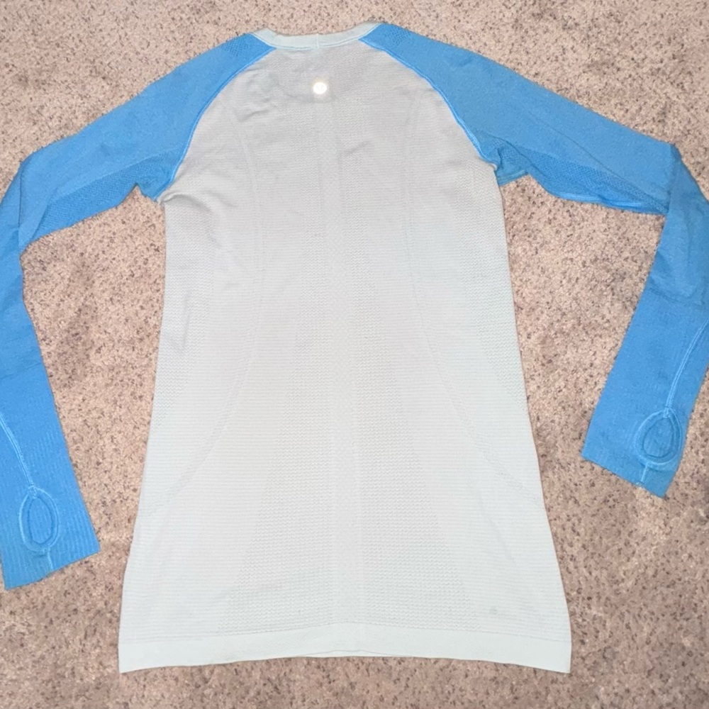 Women’s Lululemon Swiftly Tech Long Sleeve Aquamarine Beach Blue Sz
4 - Picture 7 of 10